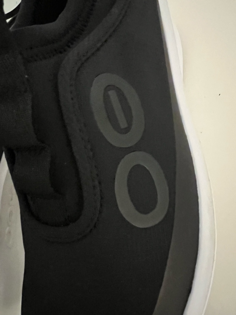 Oofos New Sample OOFOS OOmg Sport LS recovery shoes in black - Picture 8 of 10